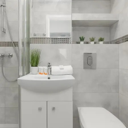 Center Chmielna 100 شقة وارسو