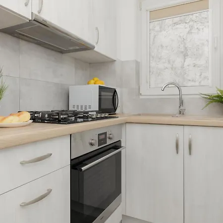 Center Chmielna 100 وارسو