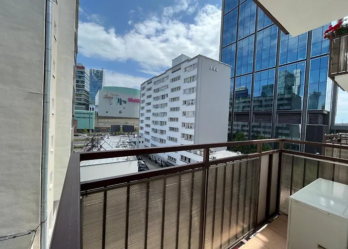 Daire Center Chmielna 100 *